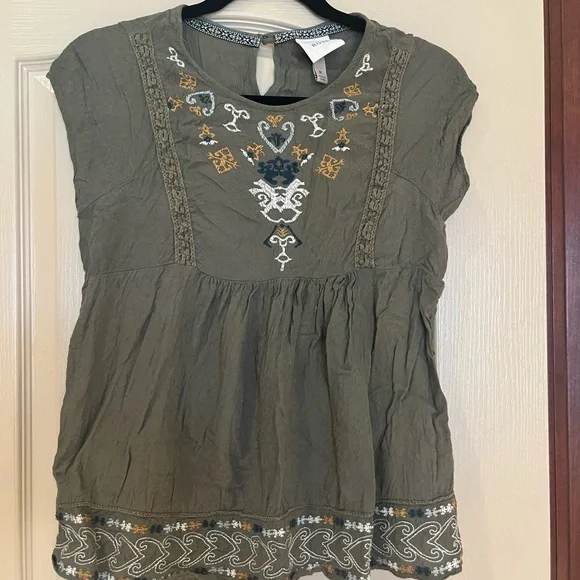 Knox Rose Green Embellished Peplum Blouse - Picture 1 of 3